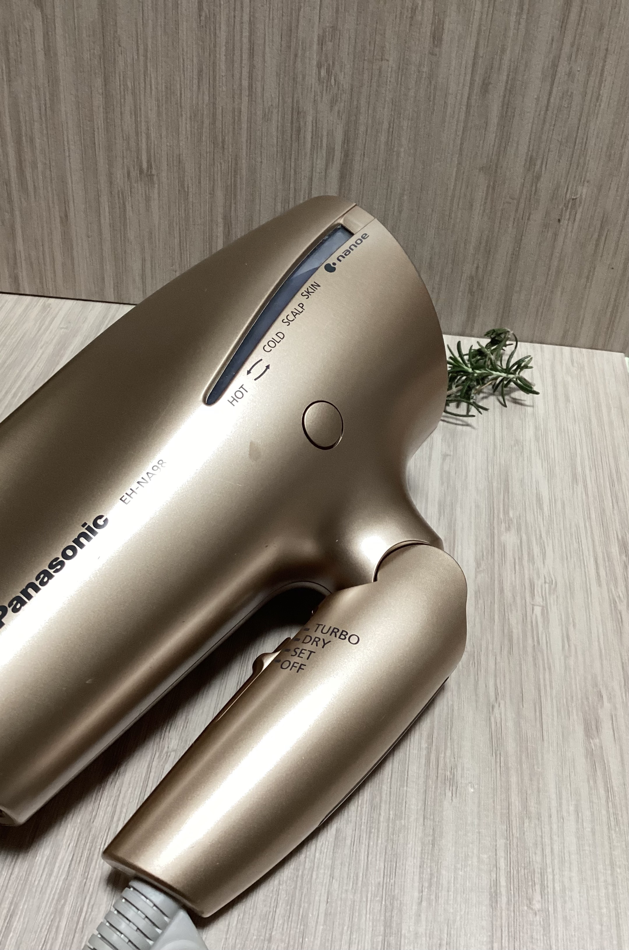 ヘアードライヤー ナノケア PN(ピンクゴールド)/Panasonic/ドライヤーを使ったクチコミ（1枚目）