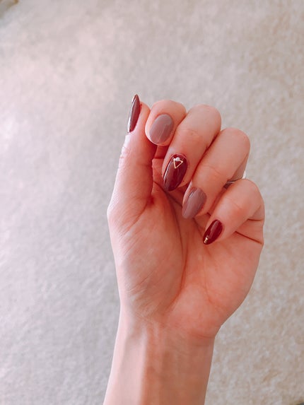 Eri on LIPS 「もうすぐバレンタイン🍫✨過去やったバレンタインセルフネイルを紹..」(5枚目)