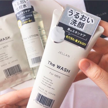 〖JELLAN〗JELLAN シリーズ3点
The WASH / The LOTION / The MASK

‥‥‥‥‥‥‥‥‥‥‥‥

\男の本気の肌荒れ対策👦🏻🤍/
肌荒れを防ぐMEN'S BOTANICAL SKIN CARE
(乾燥肌・毛穴肌・テカリ肌・
くすみ肌・ハリ不足・ごわついた肌に)

わたしよりスキンケアにこだわってる
美容男子の夫に試してもらいました🙆🏻‍♀️✨
メンズ向けのアイテムですが、さっぱり感が
好きな女性の方にもおすすめなアイテム🫶🏻💕

🖤Wash 洗顔
テクスチャーはクリームタイプ
泡ネットで泡立てたら濃厚の泡でびっくり🫧
そして良いところはシェーピングと洗顔を
これ一つで使えるのが嬉しいポイント🙆🏻‍♂️✨

🖤LOTION 化粧水
手軽で衛生的に使えるポンプ式
スーッと肌に馴染む化粧水
サラッとしたテクスチャーでサッパリした
使用感なので使用後、ベタついたりするのが
苦手な男性にはいいと思います👦🏻🤍✨✨

🖤MASK フェイシャルパック
しっかり保湿してくれつつ、
ベタつかなくさっぱりした使用感
夫はもう少し美容液が多いと
嬉しいかなといっていました😂✨


香りはそんな強くないけどいい香りで
値段もプチプラなのが嬉しい👦🏻🫶🏻✨✨
パッケージもモノクロなのもおしゃれ🖤🤍

‥‥‥‥‥‥‥‥‥‥‥‥

○●商品説明●○

✔️WASH (150g・715円)

肌荒れを防ぐメンズボタニカルスキンケア。 洗顔&シェービングが1本で完了。毎日ひげをそる男性のために、植物由来成分配合で肌をケアしながら、髭剃りもできる洗顔を開発しました。濃密泡でひげを包み込み、スムーズな剃り心地。潤いを保ちながら、毛穴汚れや黒ずみ*をOFFします。さらに、なめらかな洗い上がりで肌しっとり。*汚れや古い角質

✔️LOTION (300ml・990円)

女性に比べ皮脂分泌量が多くテカりやすい男性向けに、9種の植物由来成分を配合し、テクスチャーにこだわりベタつかずスーッと肌に馴染む男性用化粧水です。ポンプタイプで衛生面・利便性にも優れています。

✔️MASK  (10枚入り・880円)

普段メイクをしない男性に、一番手軽に始められるスキンケアのフェイスマスクです。スキンケアが約5分で完了できます。また、男性にも試しやすい価格を実現させました

‥‥‥‥‥‥‥‥‥‥‥‥

 #本音レビュー の画像 その1