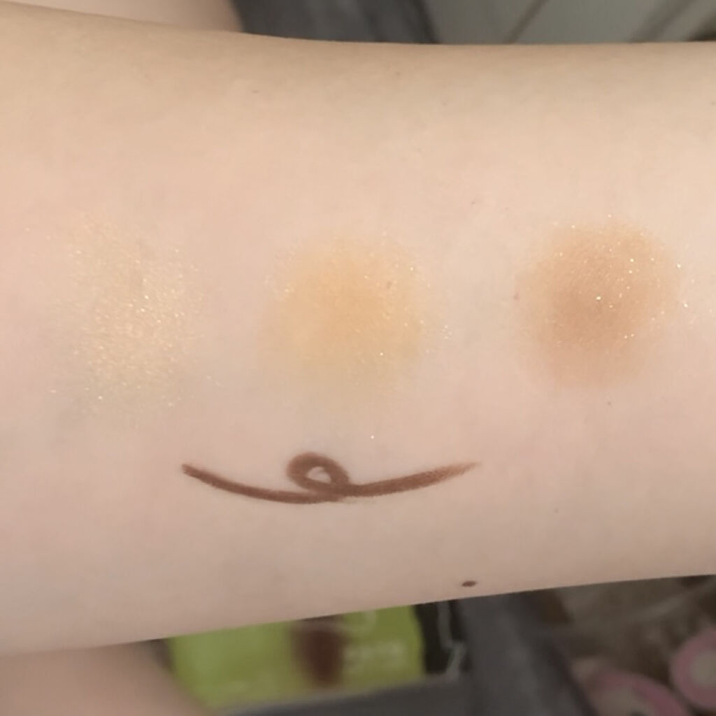 ドーリーフィール アイカラー 02（ハニーキャメル）/フォーチュン/アイシャドウパレットを使ったクチコミ（2枚目）