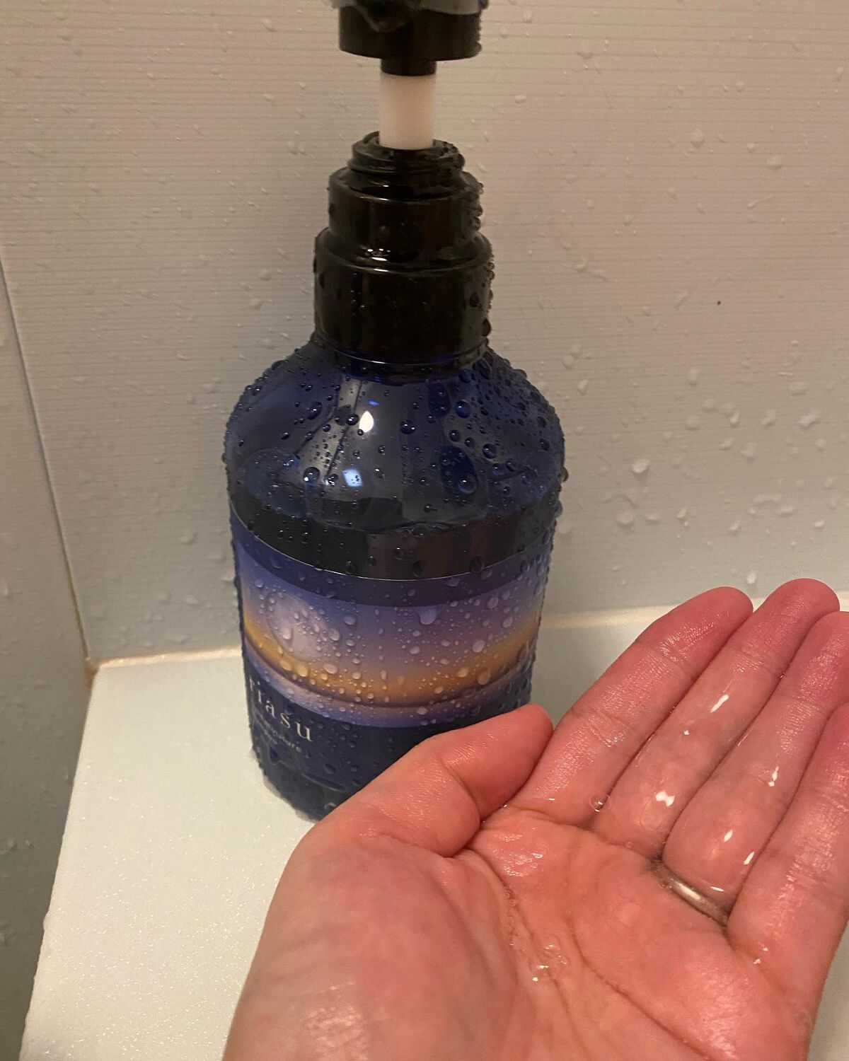 はちわか on LIPS 「ビーリスリアスナイトモイスチャーシャンプー&トリートメントを試..」(3枚目)