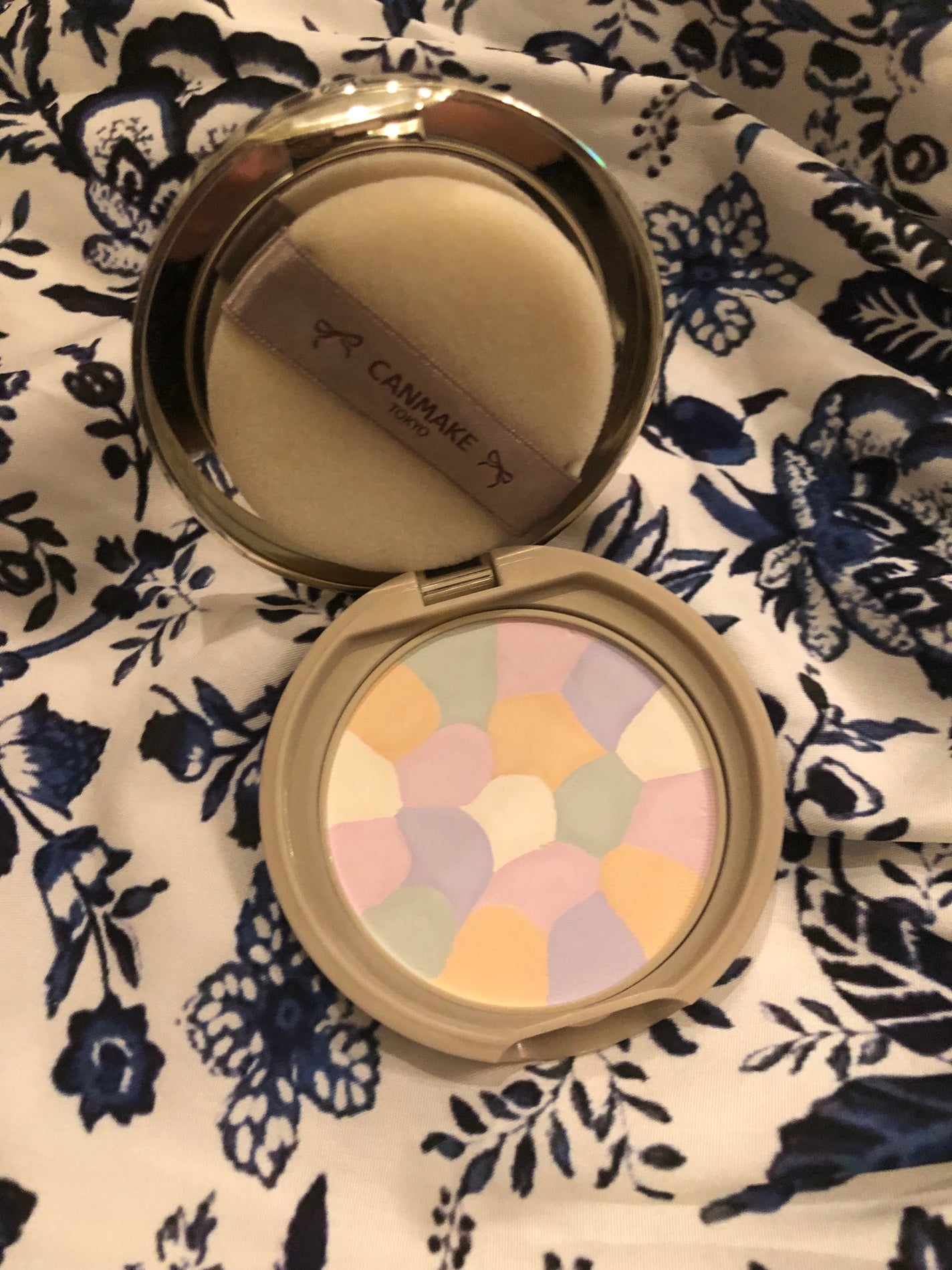 マシュマロフィニッシュパウダー ~Abloom~/キャンメイク/プレストパウダーを使ったクチコミ(1枚目)