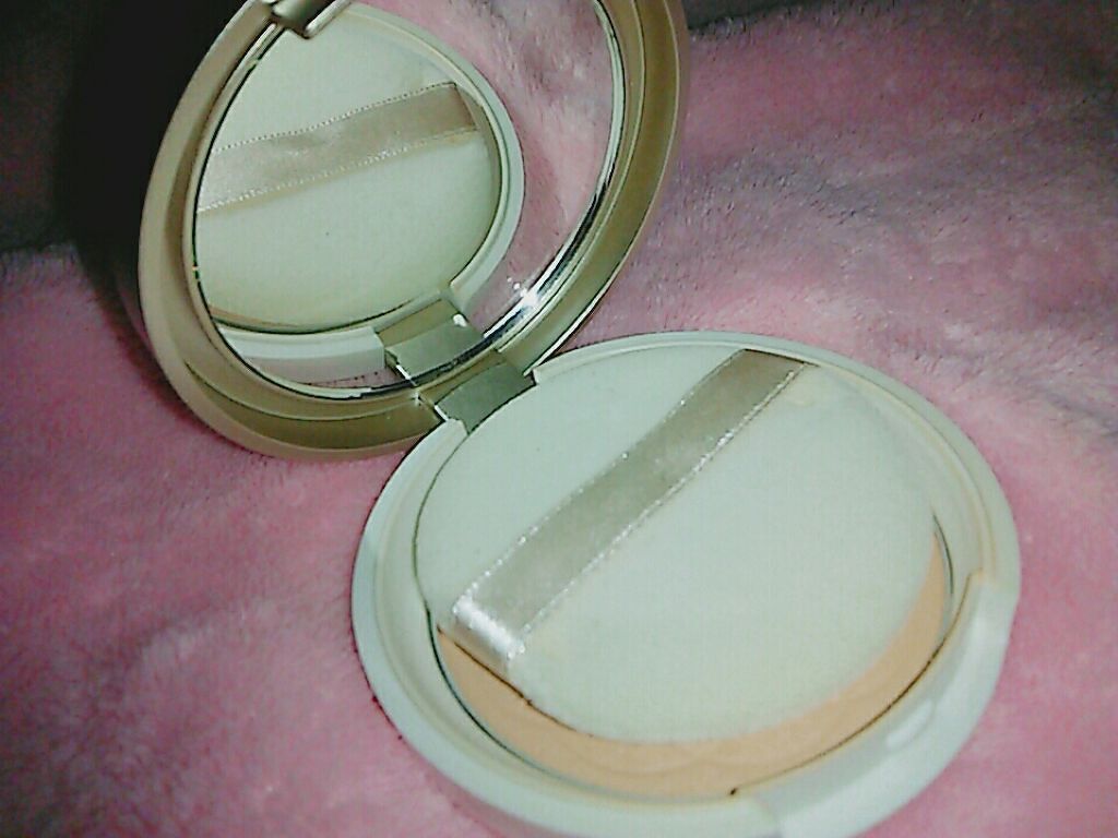 UVシルクフェイスパウダー/CEZANNE/プレストパウダーを使ったクチコミ（2枚目）