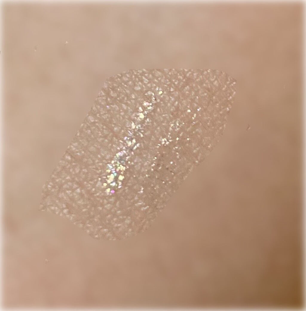  ワオ アイ グリッター グロウイングシルバー(GLOWING SILVER)/U/CHOO/グリッターを使ったクチコミ（2枚目）