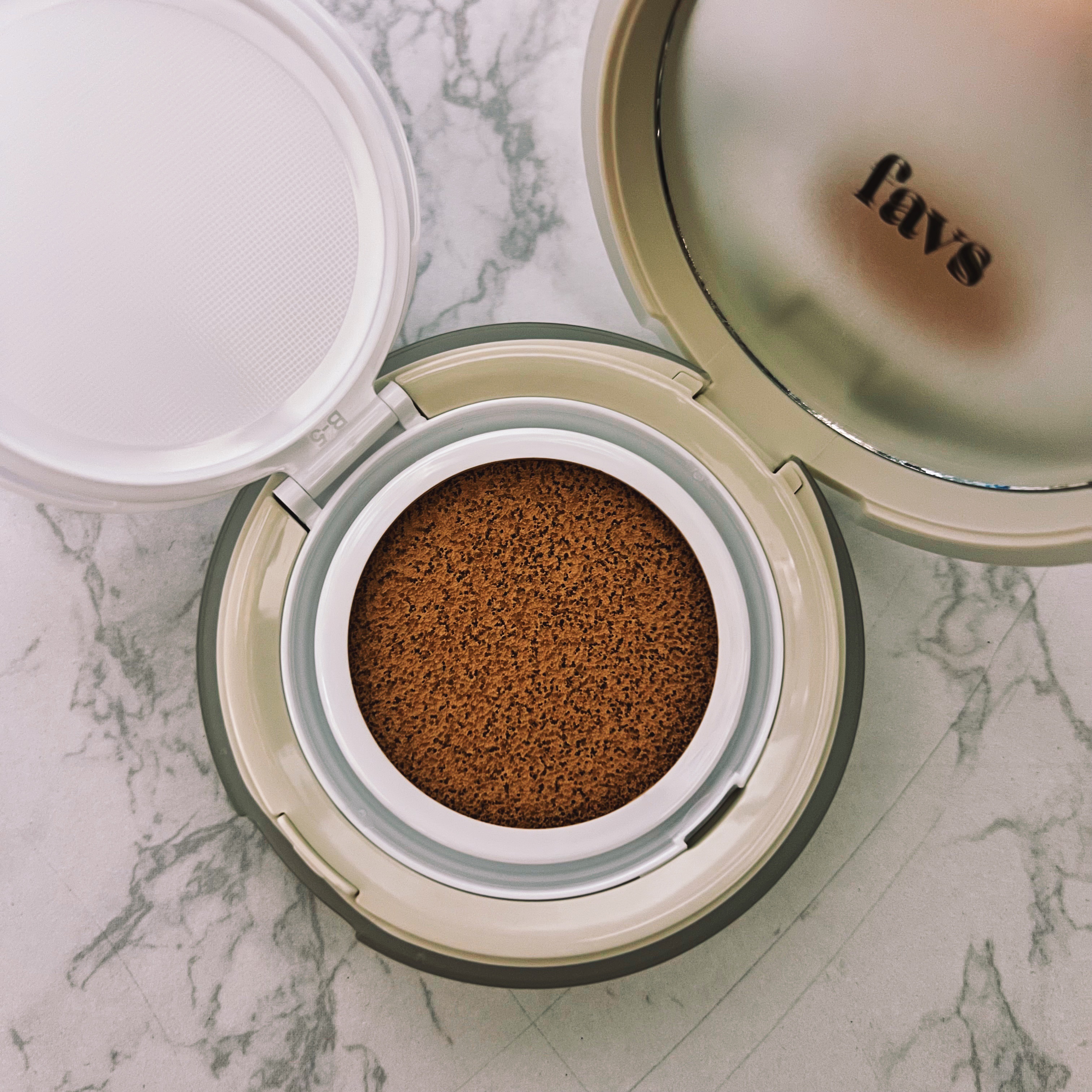 カーミンググロウアップクッションファンデーション/favs/リキッドファンデーションを使ったクチコミ（1枚目）