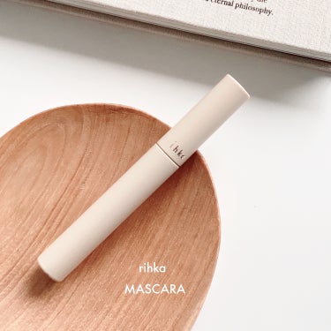 🏷｜rihka
MASCARA
RMC002
【 lèvre 】
柔らかな色気を添えるモーヴ感のあるピンクブラウン


〈 商品の特徴 〉

目元に艶と優しさを。
瞬きまで美しくなる、シルク配合の繊細な