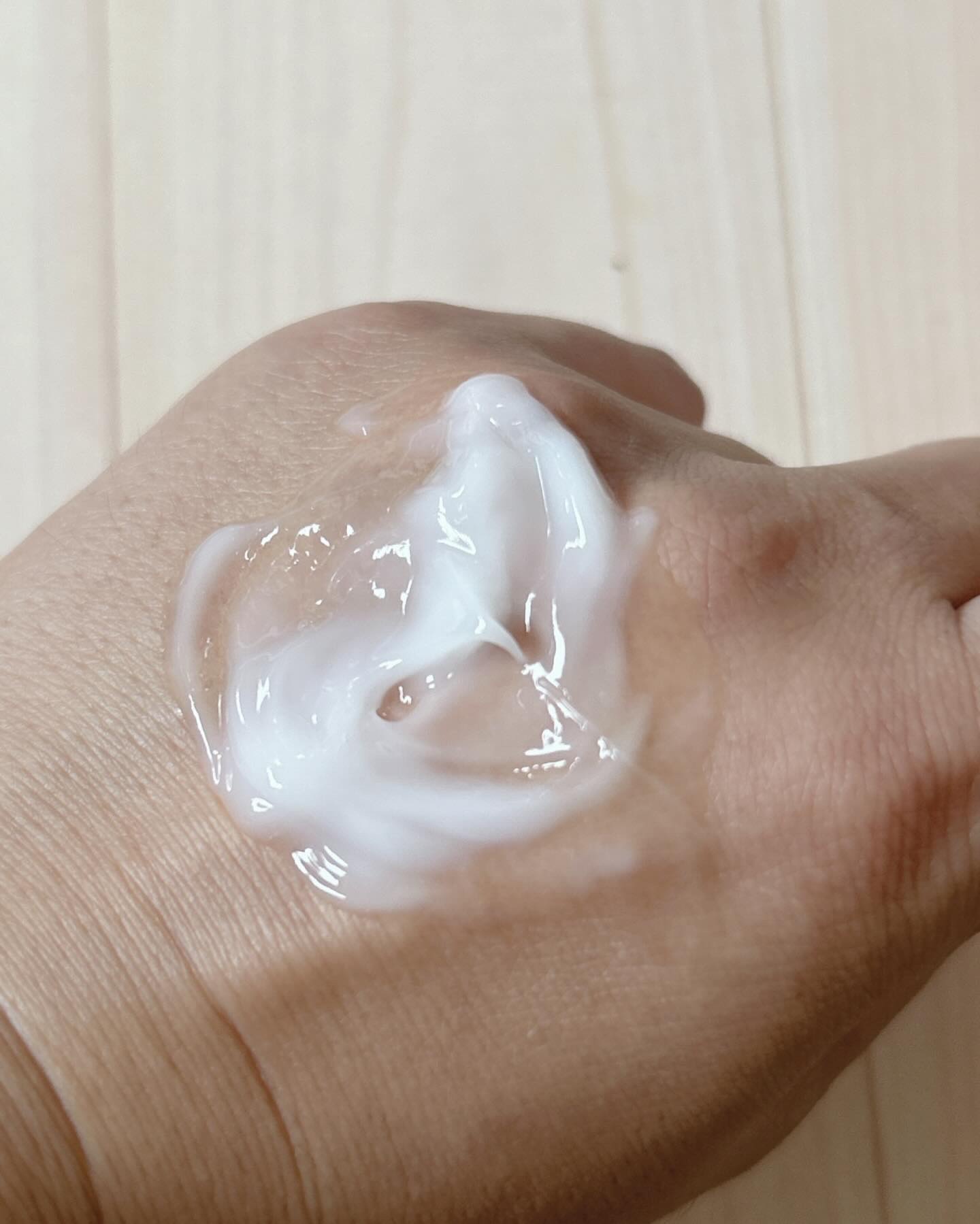 ゴールドヒビスカスヴィーガンコラーゲン弾力水分トナー/my little garden/化粧水を使ったクチコミ（3枚目）