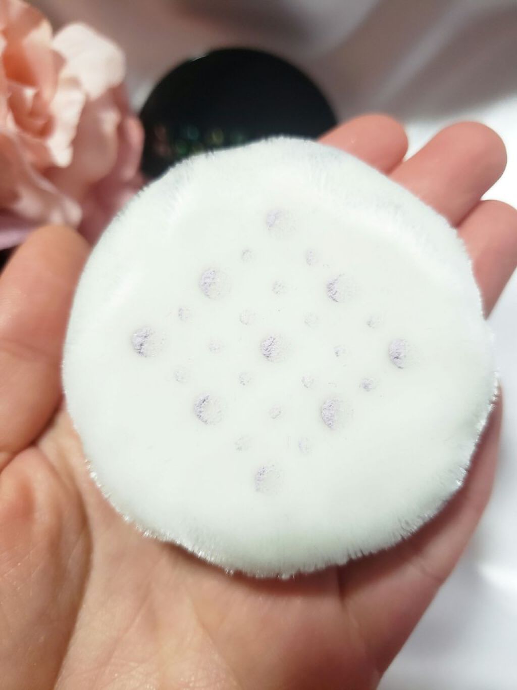 フィニッシングパウダー パールラメ入り/チャコット・コスメティクス/ルースパウダーを使ったクチコミ(2枚目)