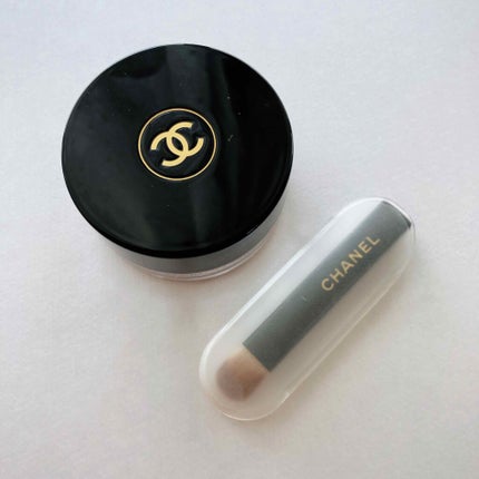 CHANEL オンブル プルミエール クレームのクチコミ「CHANEL 
オンブル プルミエール クレーム
820 メモリー
10円玉みたいな銅色
黄.....」(1枚目)