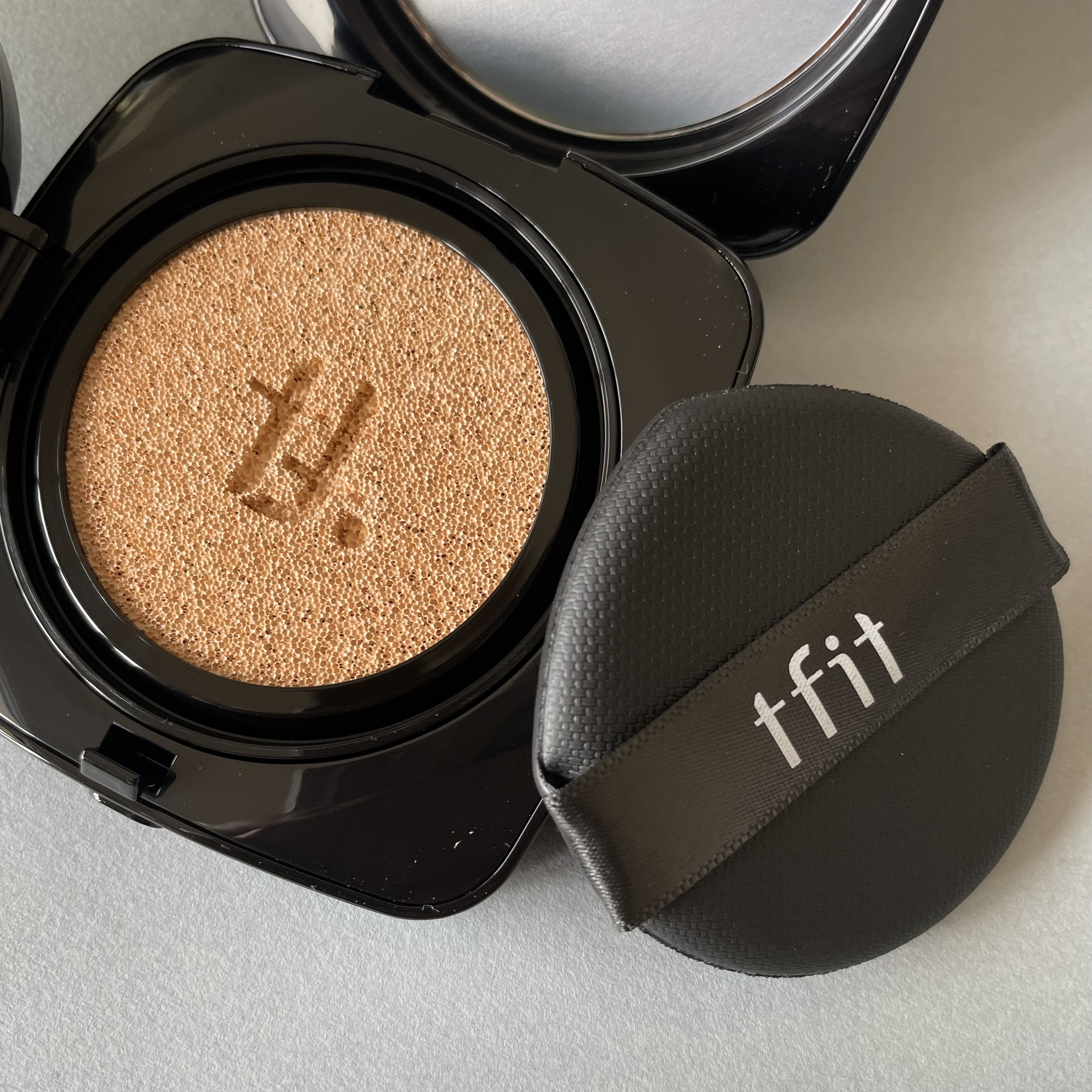 TFIT レイヤリングフィット グロークッションEXのクチコミ「ベースメイクが人気の韓国コスメTFIT

LAYERING FIT GLOW CUSHION .....」（1枚目）