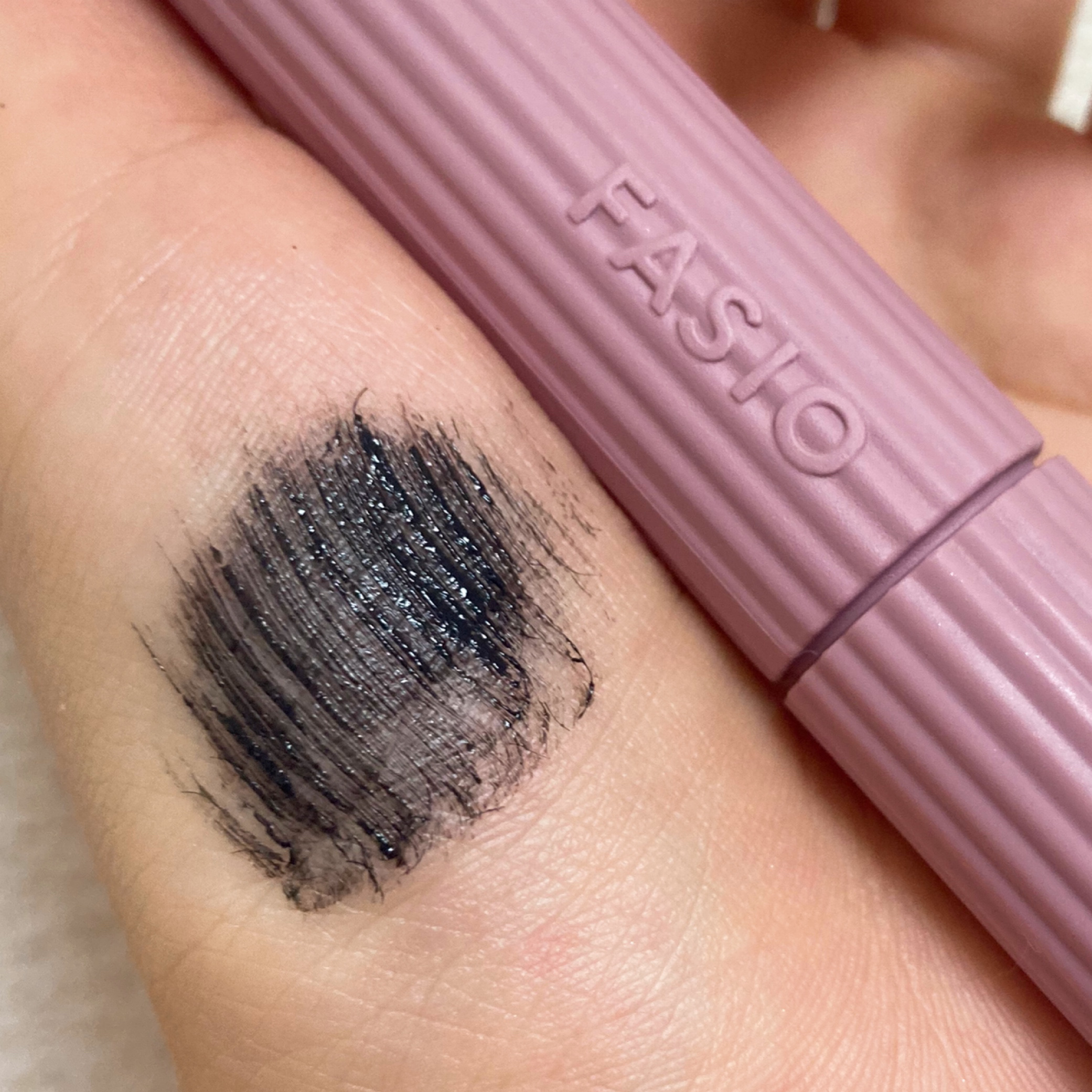 まつパ級 フィルム マスカラ (ロング&ボリューム) 01 ブラック/FASIO/マスカラを使ったクチコミ（2枚目）