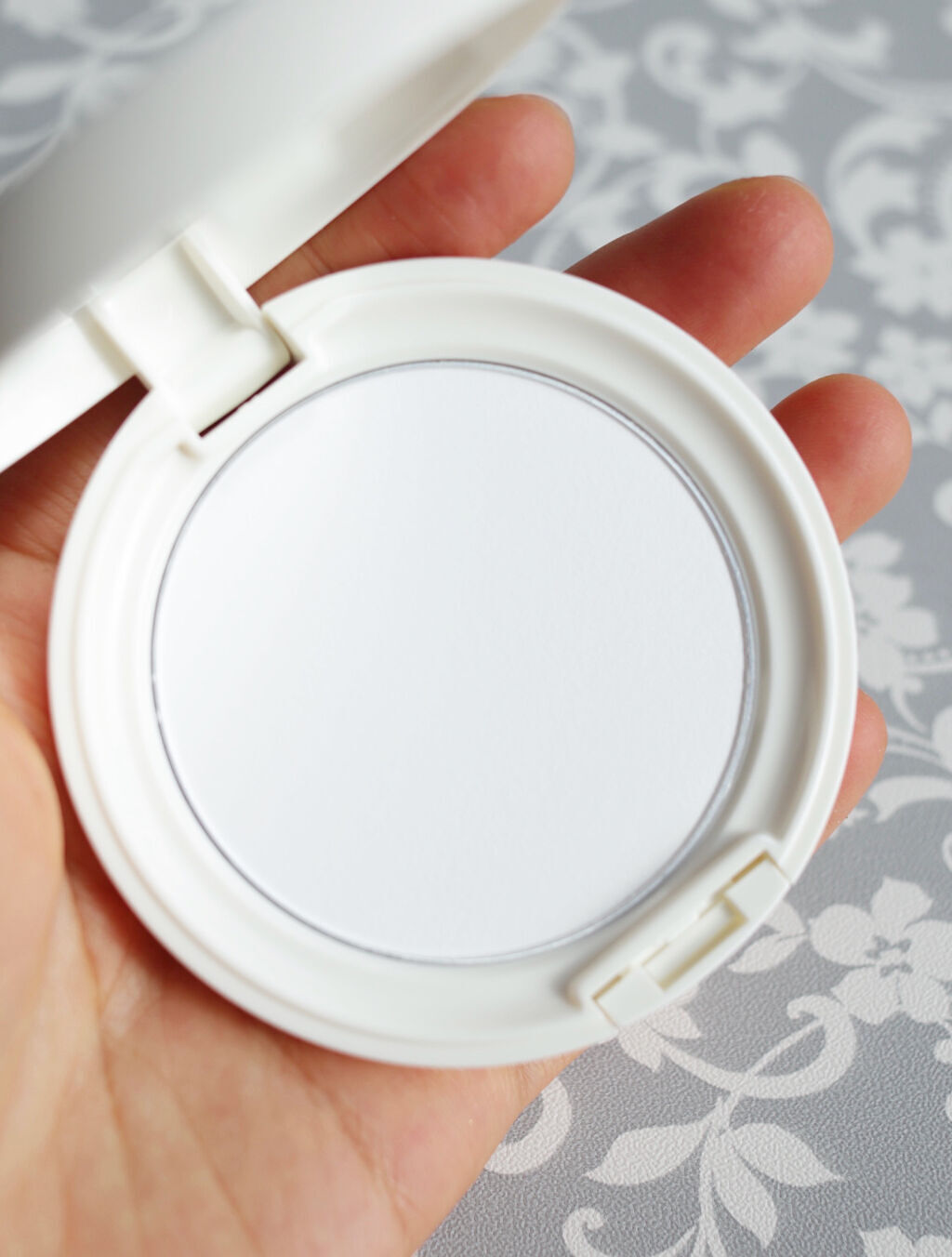 ベースアンドシー オイルコントロールパウダー /キスミー/プレストパウダーを使ったクチコミ（2枚目）