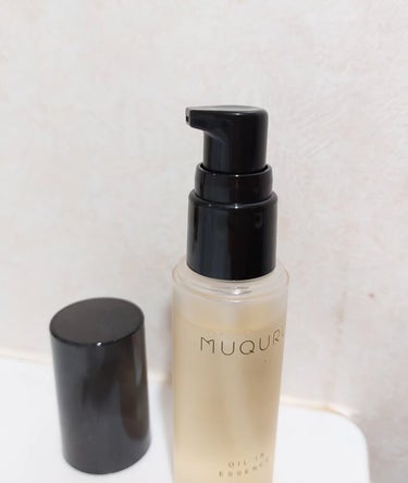 MUQURU オイルインエッセンスのクチコミ「洗顔後に使用です。

少しとろみのあるテクスチャー。
べたつかずになじみが良いです。
オイルイ.....」（2枚目）