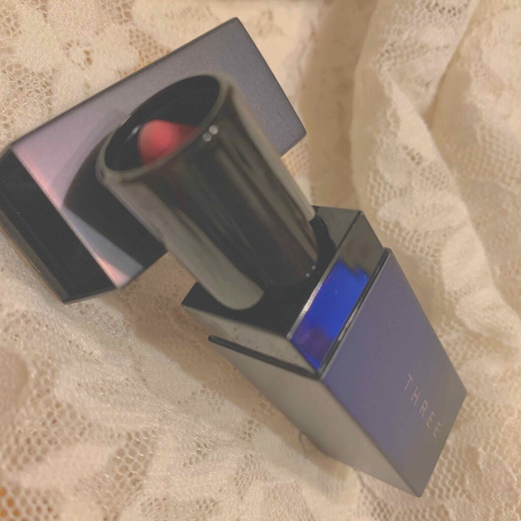 デアリングリィデミュアリップスティック/THREE/口紅を使ったクチコミ(2枚目)