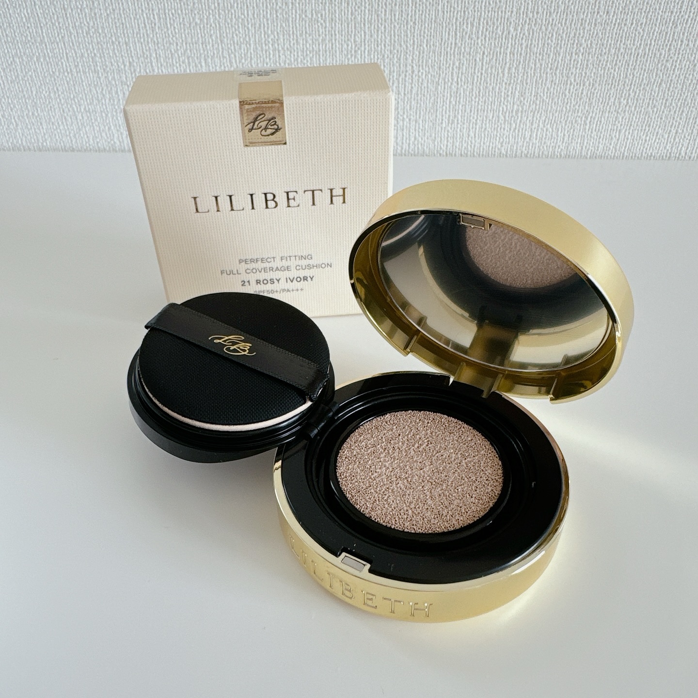 パーフェクティングフィッティング フルカバレッジクッション 23号 ロージーバニラ /LILIBETH/クッションファンデーションを使ったクチコミ（3枚目）