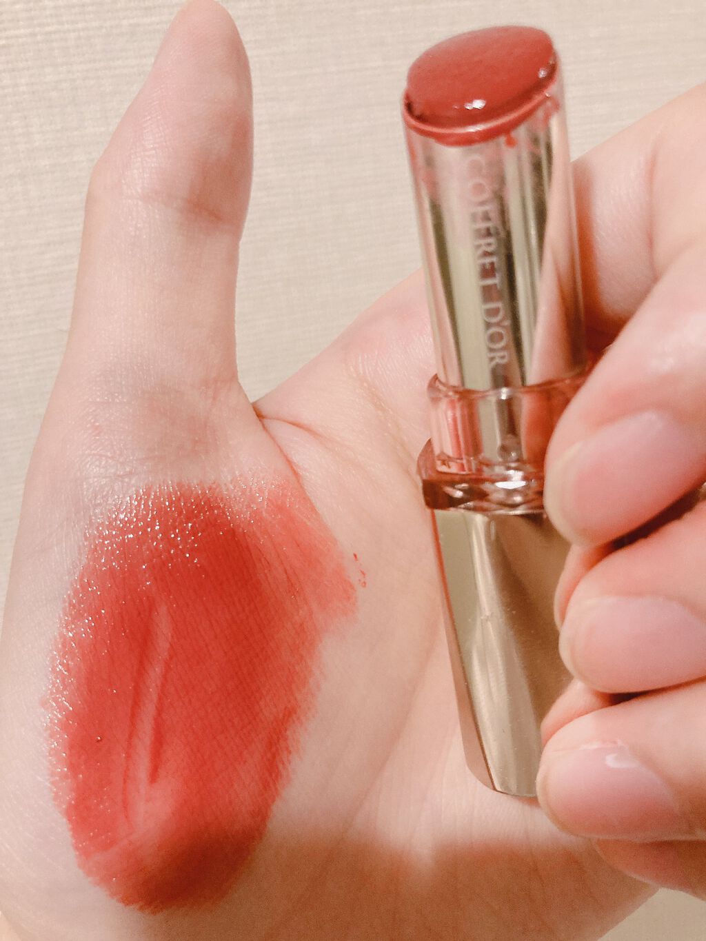 キラキラったー on LIPS 「コフレドールのリップめちゃくちゃナチュラルな発色なんですよ!!..」(1枚目)