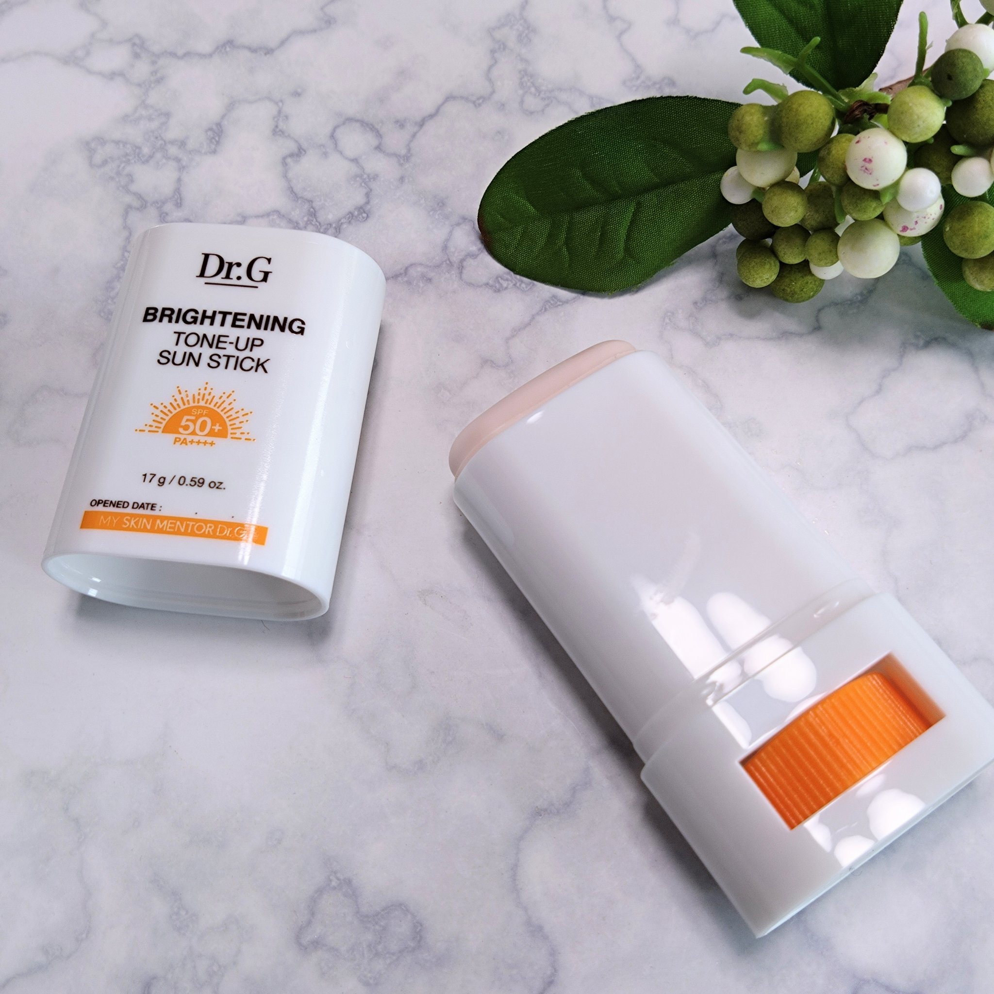 ブライトニングアップサンスティック SPF50+ PA++++/Dr.G/日焼け止めスティックを使ったクチコミ（3枚目）