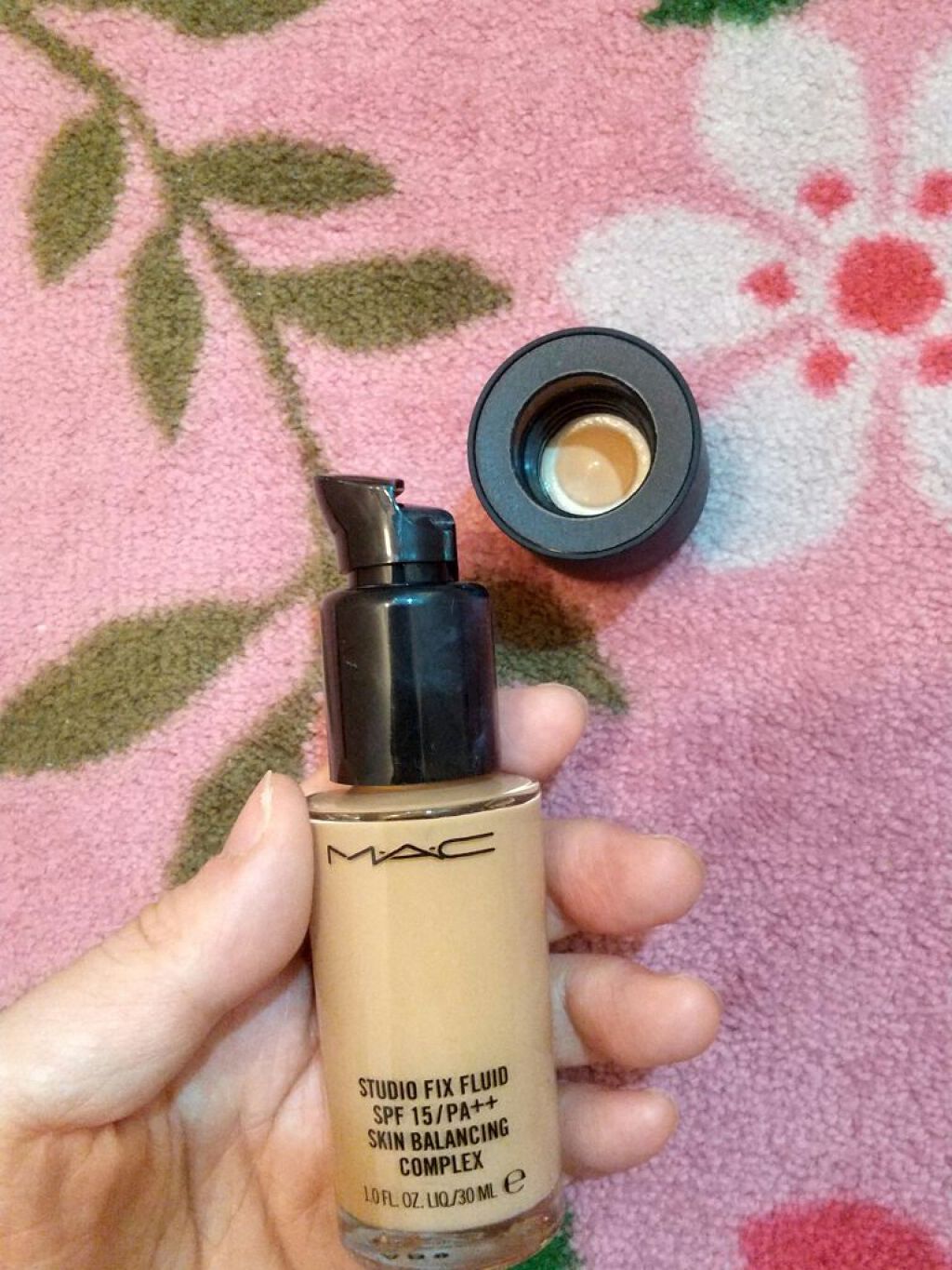 スタジオフィックス フルイッド SPF 15 NC25（標準色）/M・A・C/リキッドファンデーションを使ったクチコミ（1枚目）