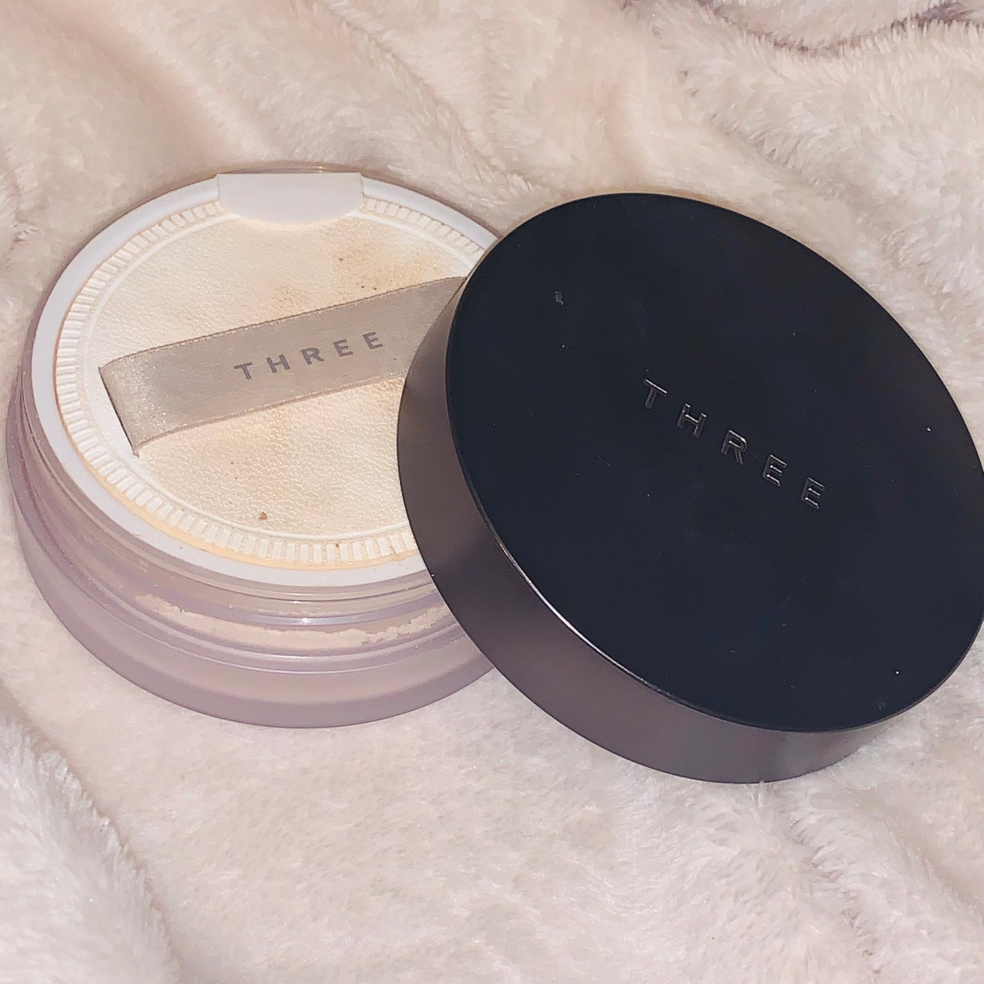 アドバンスドエシリアルスムースオペレーター ルースパウダー/THREE/ルースパウダーを使ったクチコミ(9枚目)