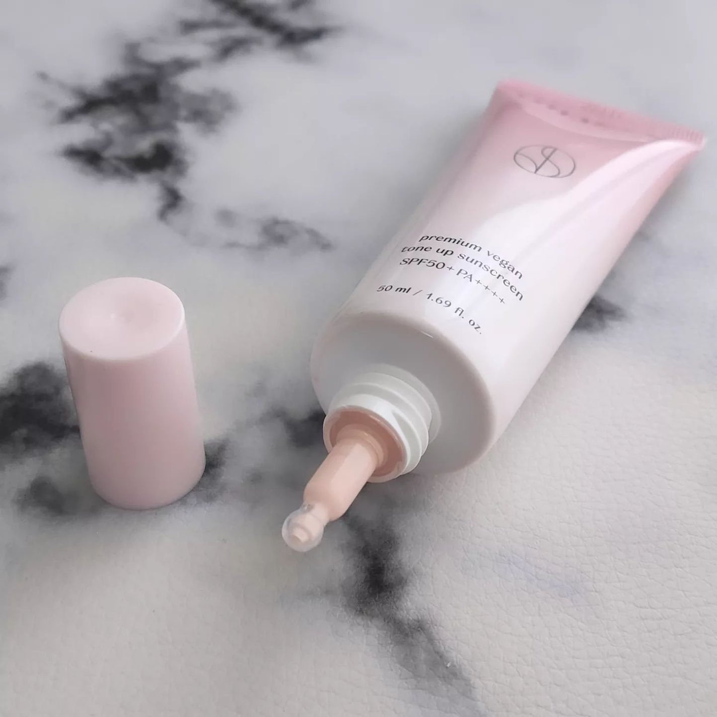 プレミ アムビーガン トーンアップ日焼け止め SPF50+PA++++/dinsee/日焼け止めミルクを使ったクチコミ(3枚目)