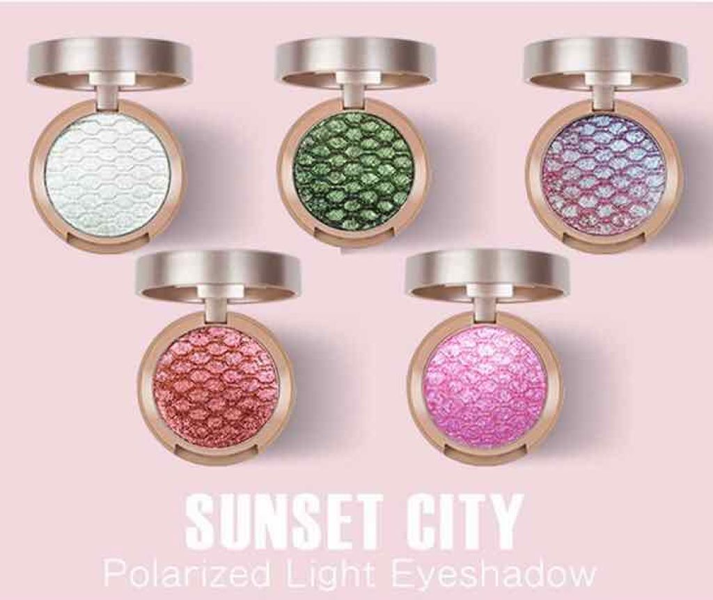 SUNSET CITY/HOLDLIVE/単色アイシャドウを使ったクチコミ（2枚目）