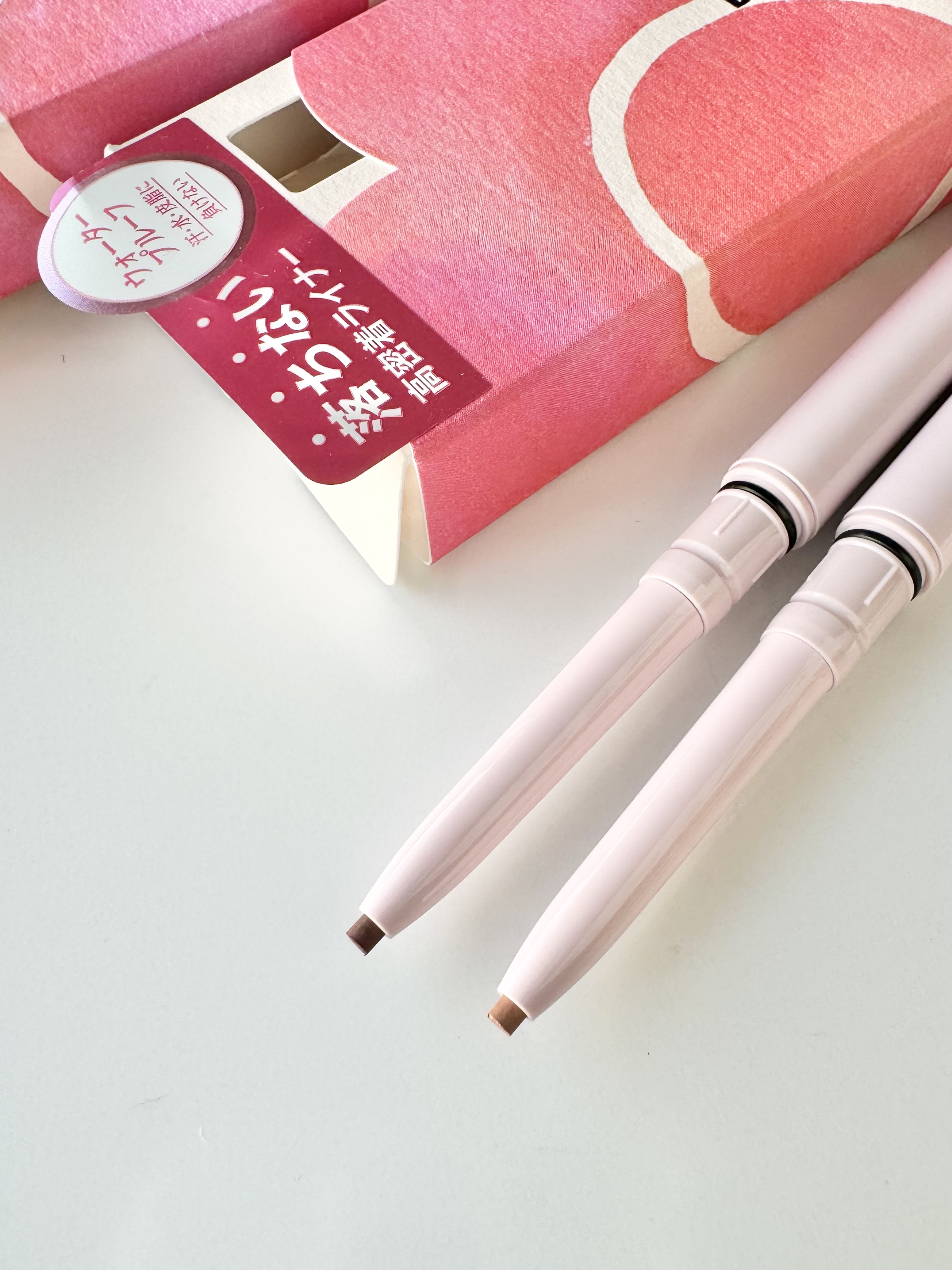 デイジードール クリーミーライナー 01 マンダリンゴールド 〈パールタイプ〉/DAISY DOLL by MARY QUANT/ペンシルアイライナーを使ったクチコミ（3枚目）