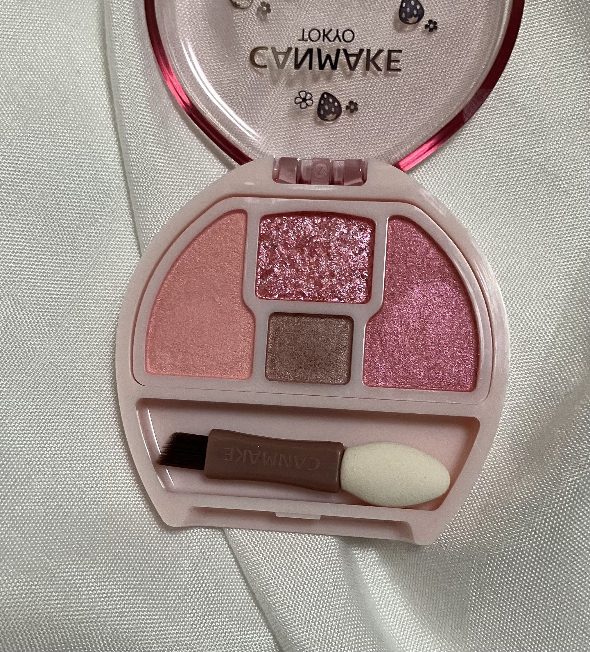 プランぷくコーデアイズ/キャンメイク/パウダーアイシャドウを使ったクチコミ（2枚目）