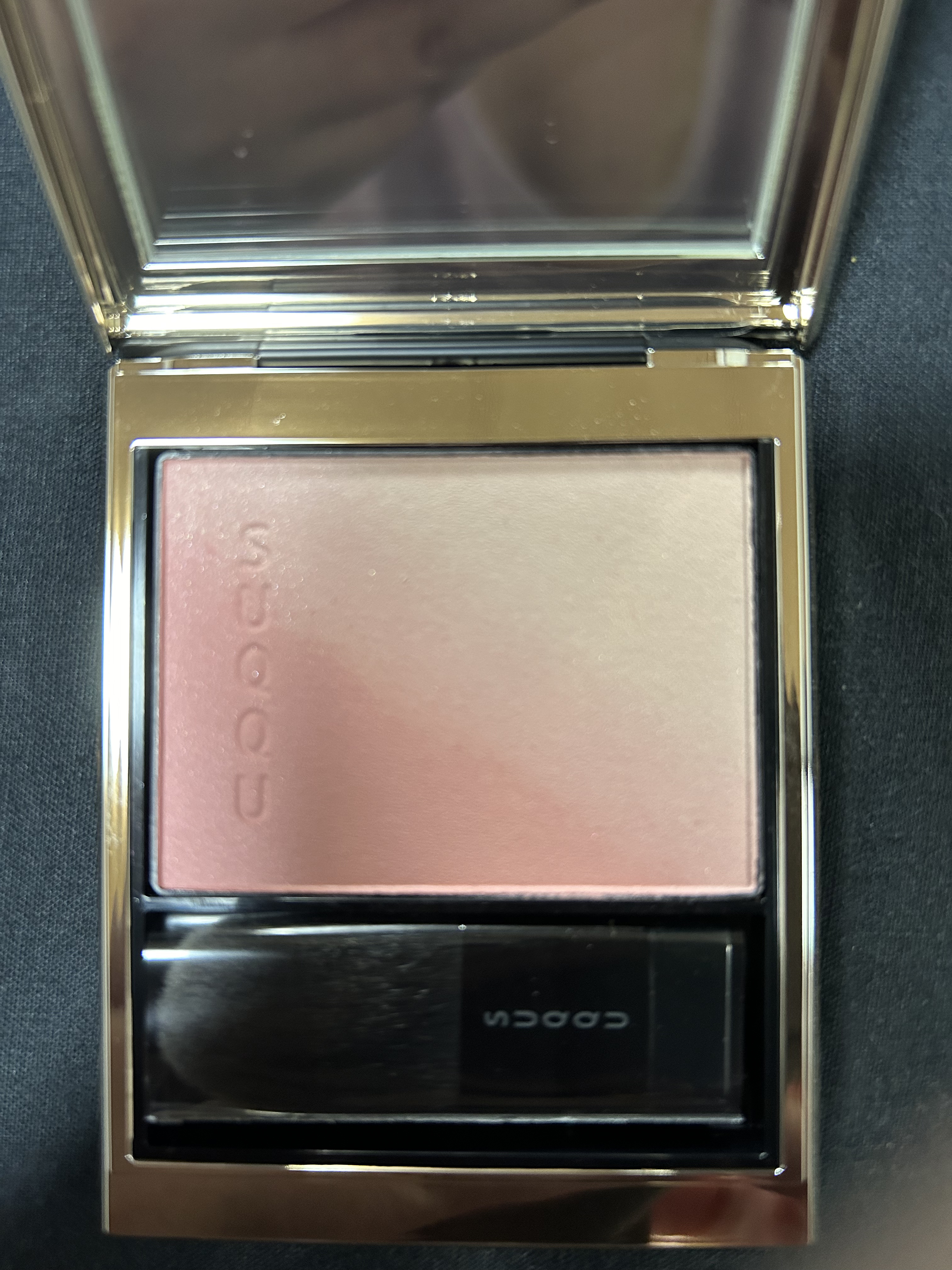 ブラーリング カラー ブラッシュ 01 淡音 -AWAOTO (ロウピンク × パールピーチ)/SUQQU/パウダーチークを使ったクチコミ（3枚目）