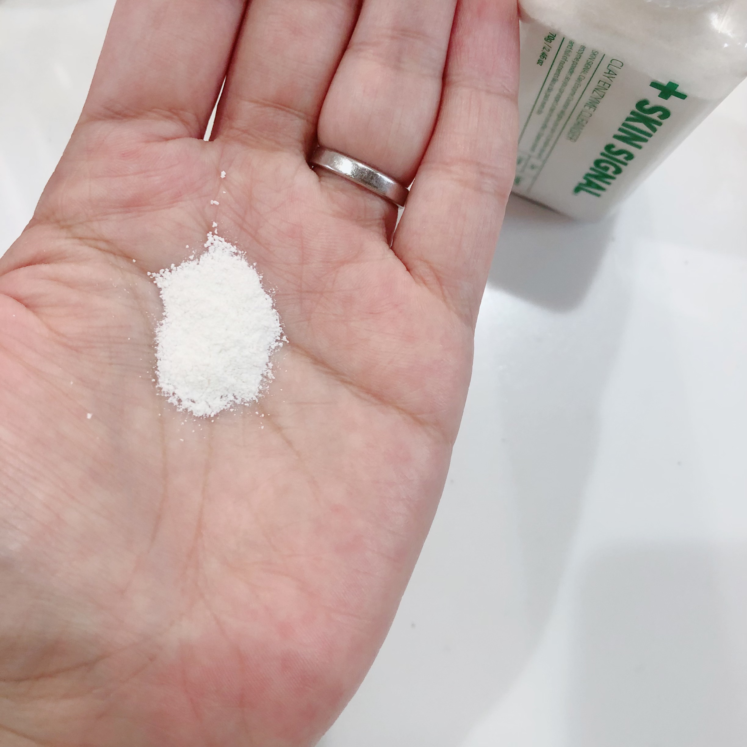 ホワイト クレイ酵素クレンザー	/SKIN SIGNAL/洗顔パウダーを使ったクチコミ（3枚目）