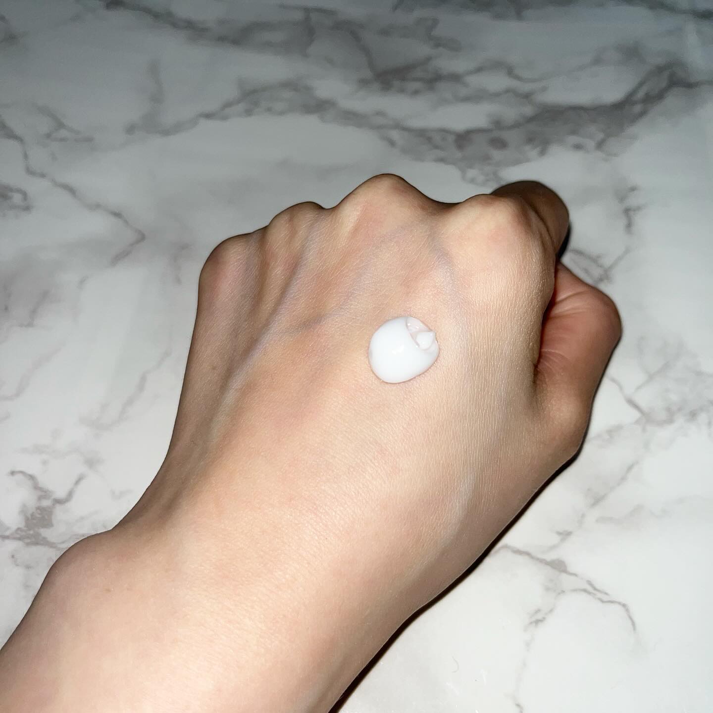 シルクハンドクリーム TWILIGHT JOURNEY/MOTON/ハンドクリームを使ったクチコミ（2枚目）