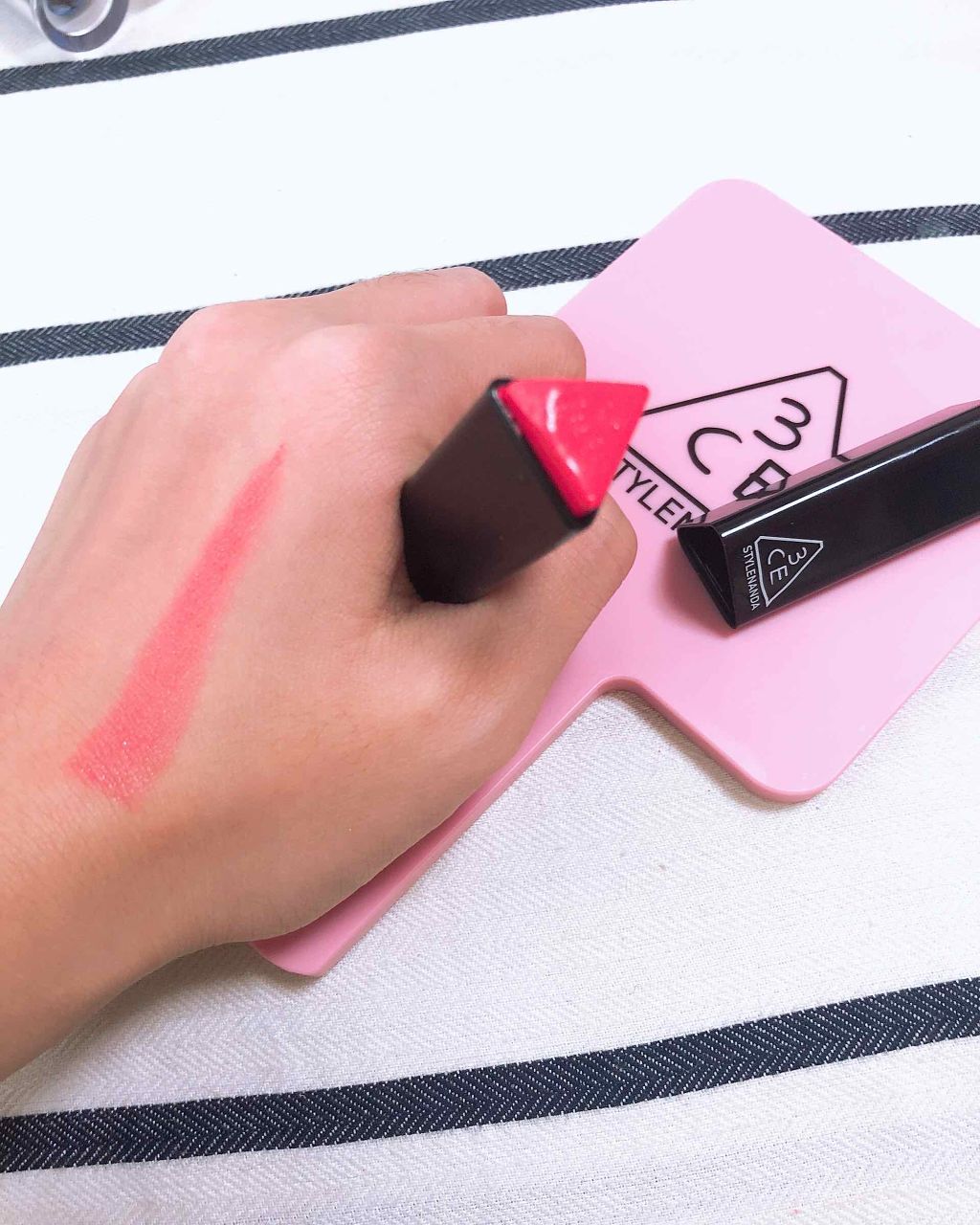 3CE スクエア ミニ ハンドミラー/3CE/その他化粧小物を使ったクチコミ（2枚目）