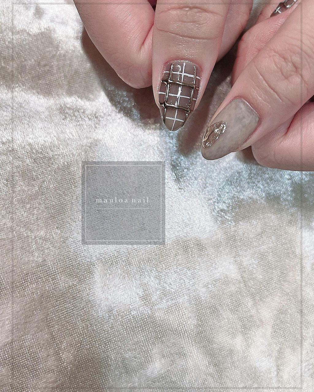 mauloa_nail on LIPS 「・ 親指可愛い🤍・ネイルやり方動画fantistにて多数更新し..」(1枚目)