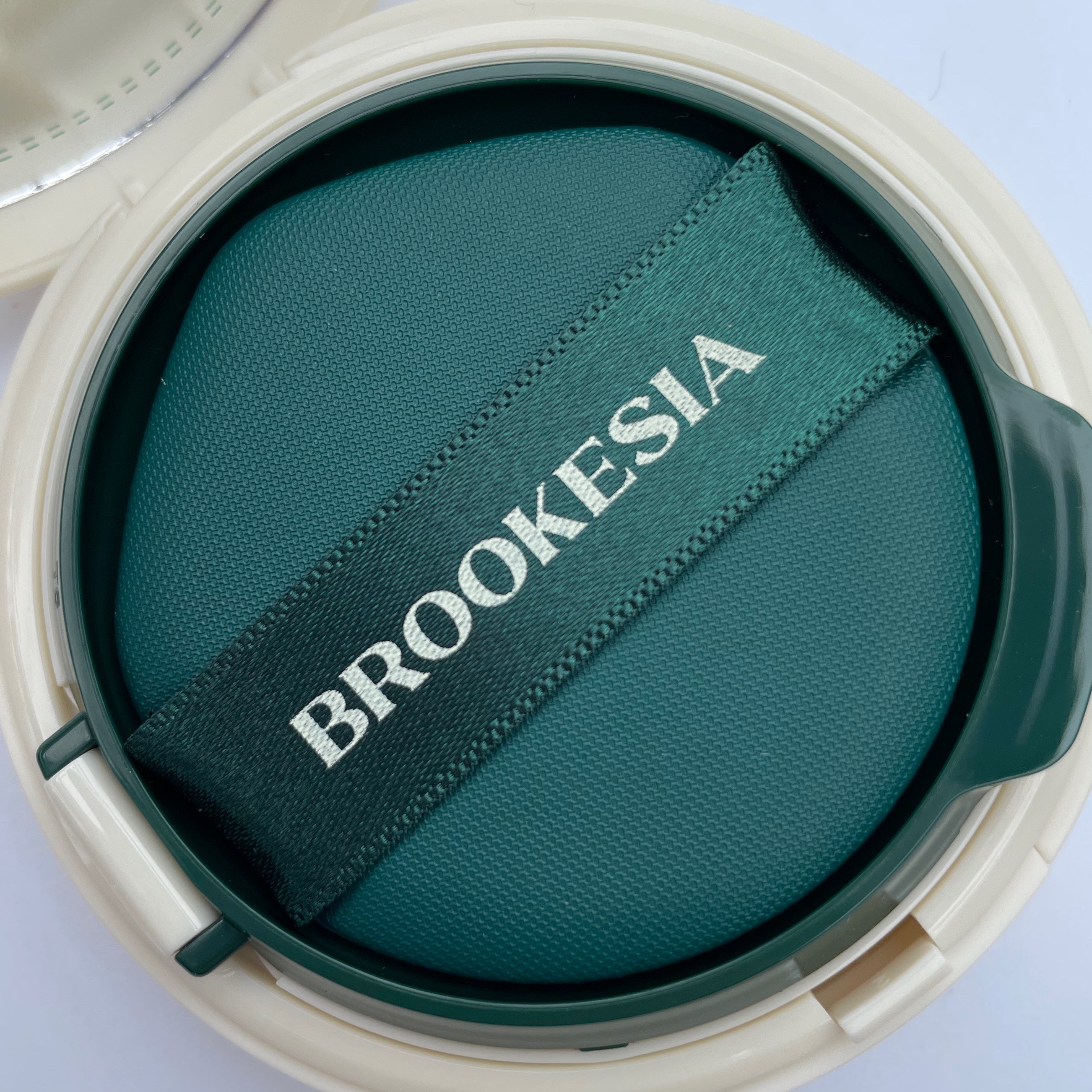 スキンエンハンサー コンパクトクッション（グロー) #1.5 ライトロジー/BROOKESIA/クッションファンデーションを使ったクチコミ（2枚目）