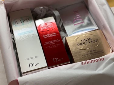 Dior ワン エッセンシャル セラムのクチコミ「

肌のゆらぎがおさまったPart2。生理直前に暴食をしても吹き出物ができなかったのは初めて。.....」（2枚目）