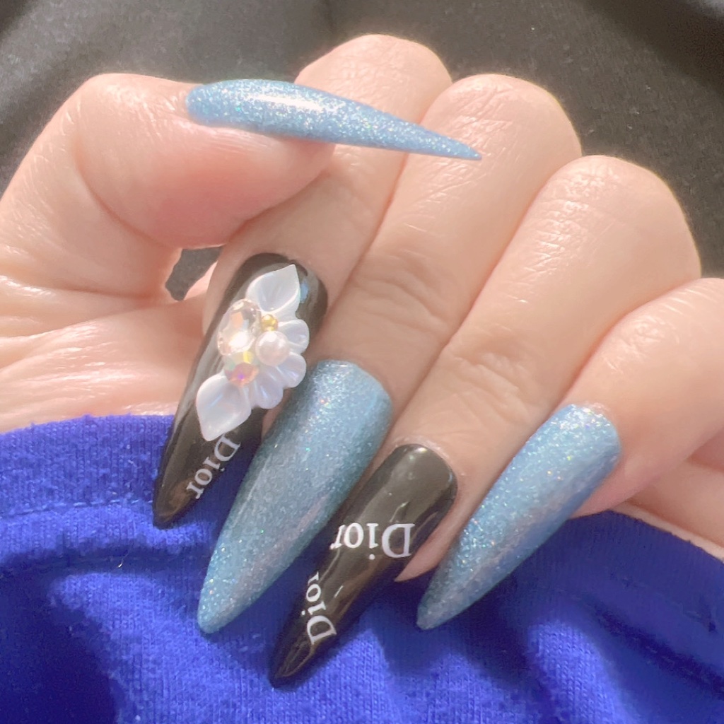 #セルフネイル,#大人ネイル,#お花ネイル,#黒ネイル,#フラッシュネイルのネイルデザイン