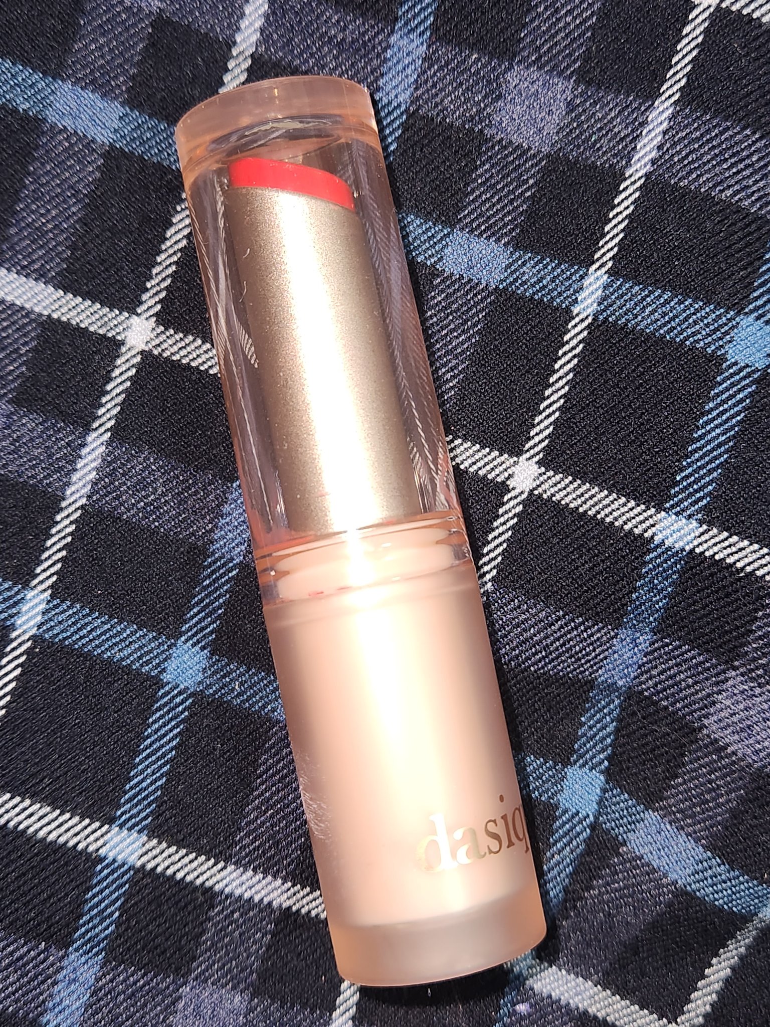 発色もいいし色残りもするのに、感覚はリップクリーム！？dasique、ムードグロウリップスティック、チェリードロップ08

Cherryって名前がある商品に目がないです。
すごくするする塗れて、感覚的にはリップクリームなんですけど、結構色残