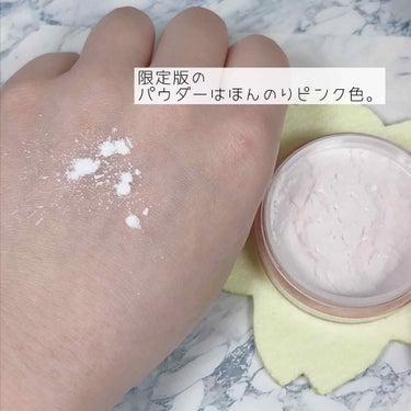 innisfree チェリーブロッサム ノーセバム ミネラルパウダー 2020 Jeju Color Pickerのクチコミ「
﻿
🌸テカリとサヨナラ！🌸﻿
﻿
﻿
୨୧┈┈┈┈┈┈┈┈┈┈┈┈୨୧﻿
イニスフリー﻿
チ.....」（3枚目）