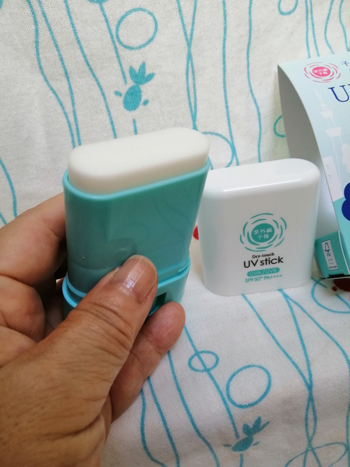 紫外線予報 さらさらUVスティックF/紫外線予報/日焼け止めスティックを使ったクチコミ(3枚目)