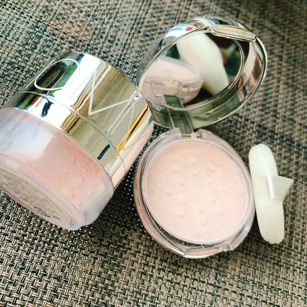 ナチュラルホワイトニング ミネラルパウダーサンスクリーン(ポンポンタイプ)/MiMC/日焼け止めパウダーを使ったクチコミ(1枚目)