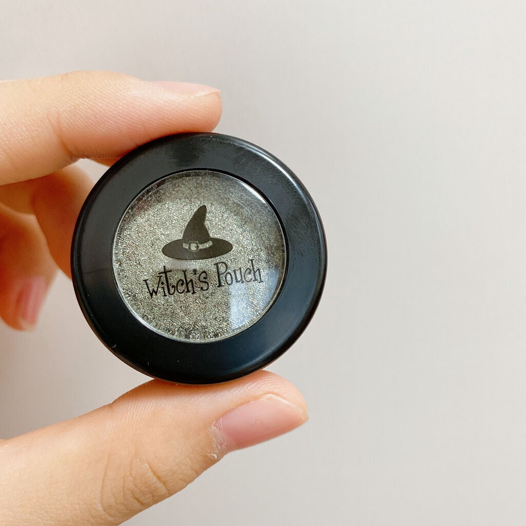 セルフィーフィックスピグメント/Witch's Pouch/単色アイシャドウを使ったクチコミ(4枚目)