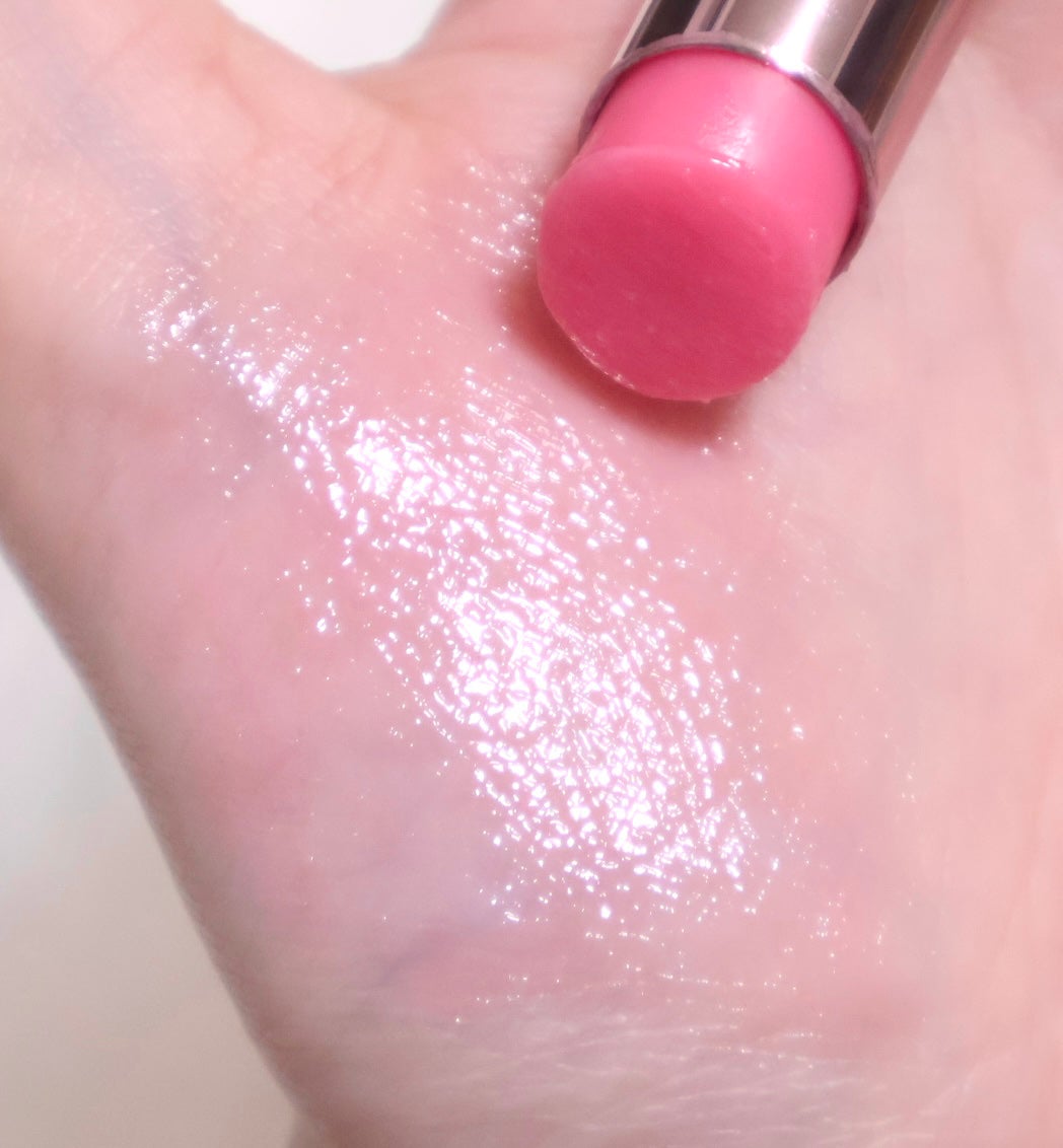 にゅん on LIPS 「ドンキ限定のヴィセ新作、リップケアが一つで完結する完璧リップだ..」(2枚目)