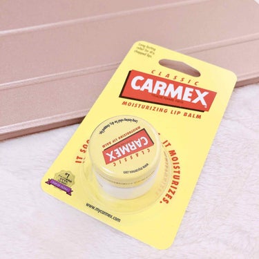 カーメックス moisturizing lip balmのクチコミ「☽⋆゜日本上陸！有名人に愛されているリップ

CARMEX リップバーム ジャー

1937年.....」（3枚目）