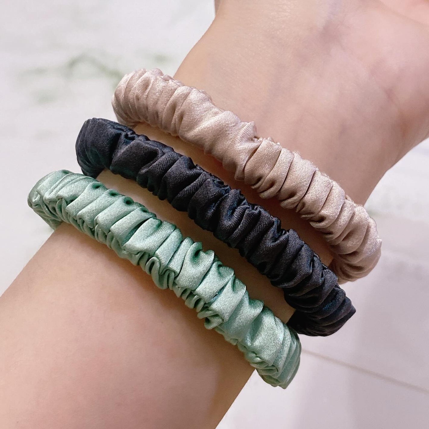 シルクヘアゴム/SEAWIND/ヘアアクセサリーを使ったクチコミ(3枚目)