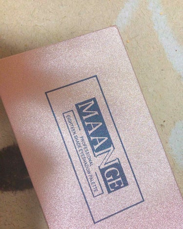 18 SHADE EYESHADOW PALETTE/MAANGE/アイシャドウパレットを使ったクチコミ（1枚目）