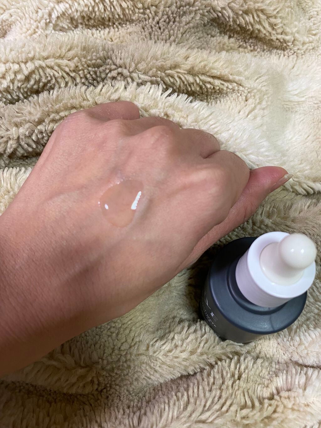 hiroka on LIPS 「#4ye#シカアルティメットアンプルずっと気になっていて、イン..」(4枚目)