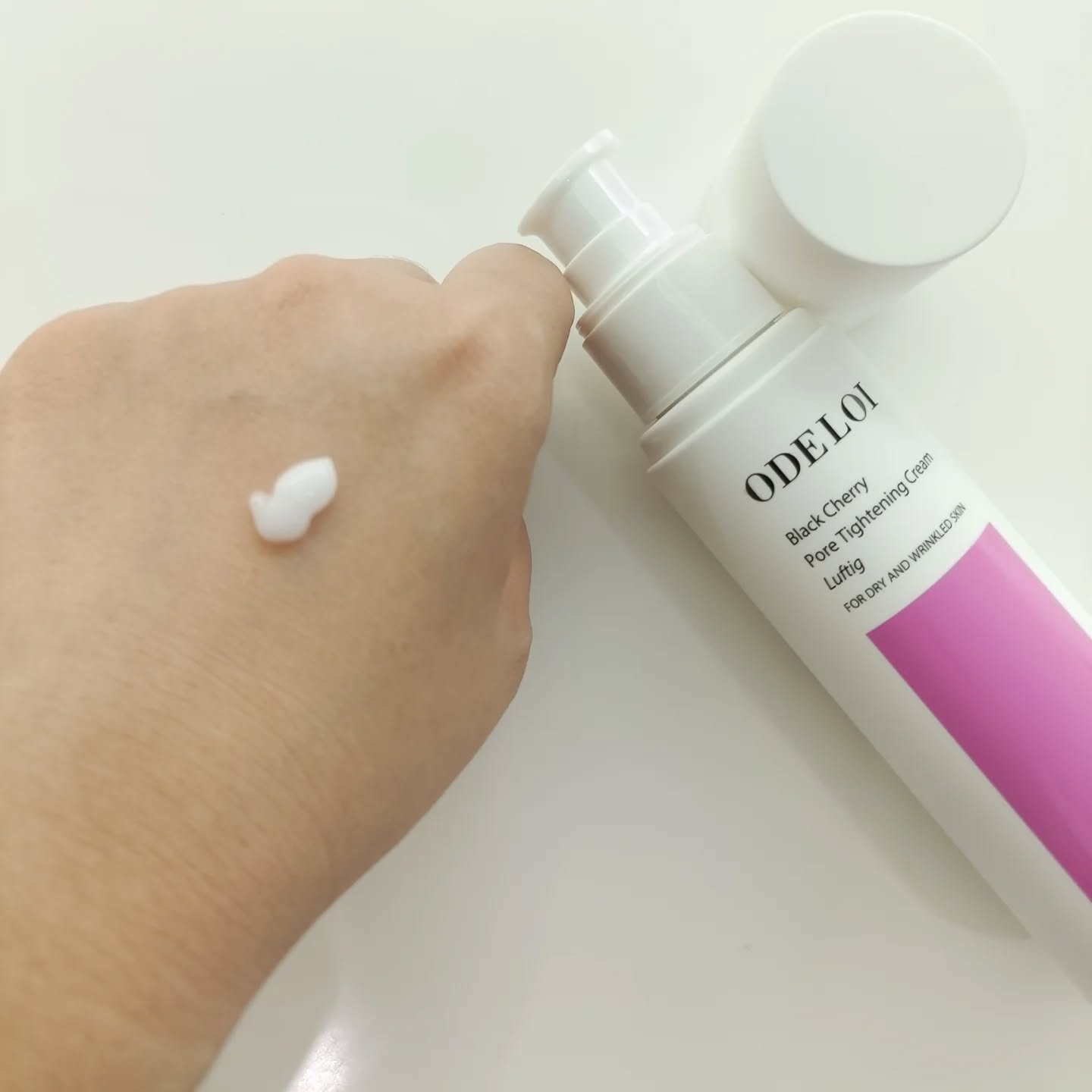 ブラックチェリー毛穴収縮クリーム　ルフティグ/ODELOI/フェイスクリームを使ったクチコミ（2枚目）