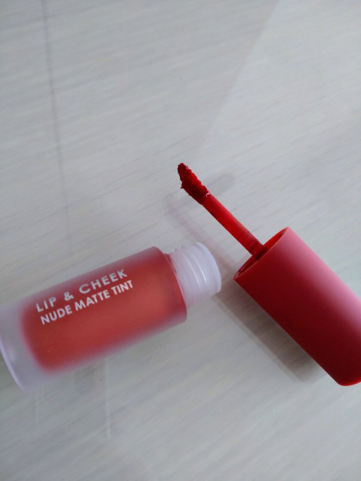 リップアンドチーク ヌードマットティント 11 ホールドオンレッド(Hold on Red)/CathyDoll/リップティントを使ったクチコミ（2枚目）