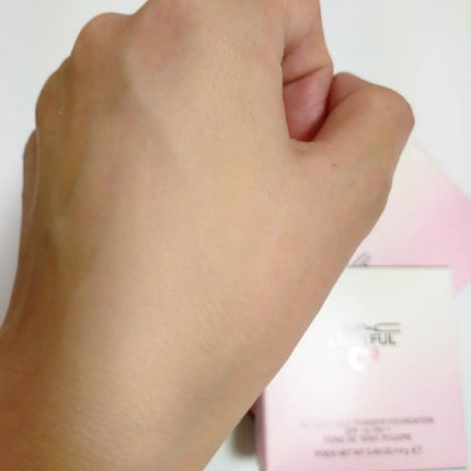 ライトフル C3 ナチュラル シルク パウダーファンデーション/M・A・C/パウダーファンデーションを使ったクチコミ(4枚目)