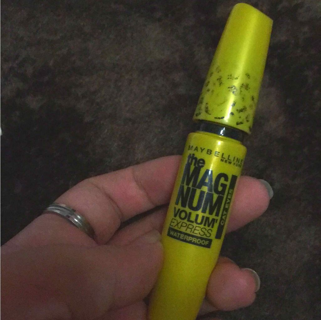 ボリュームエクスプレス マグナム スーパーフィルム/MAYBELLINE NEW YORK/マスカラを使ったクチコミ(1枚目)