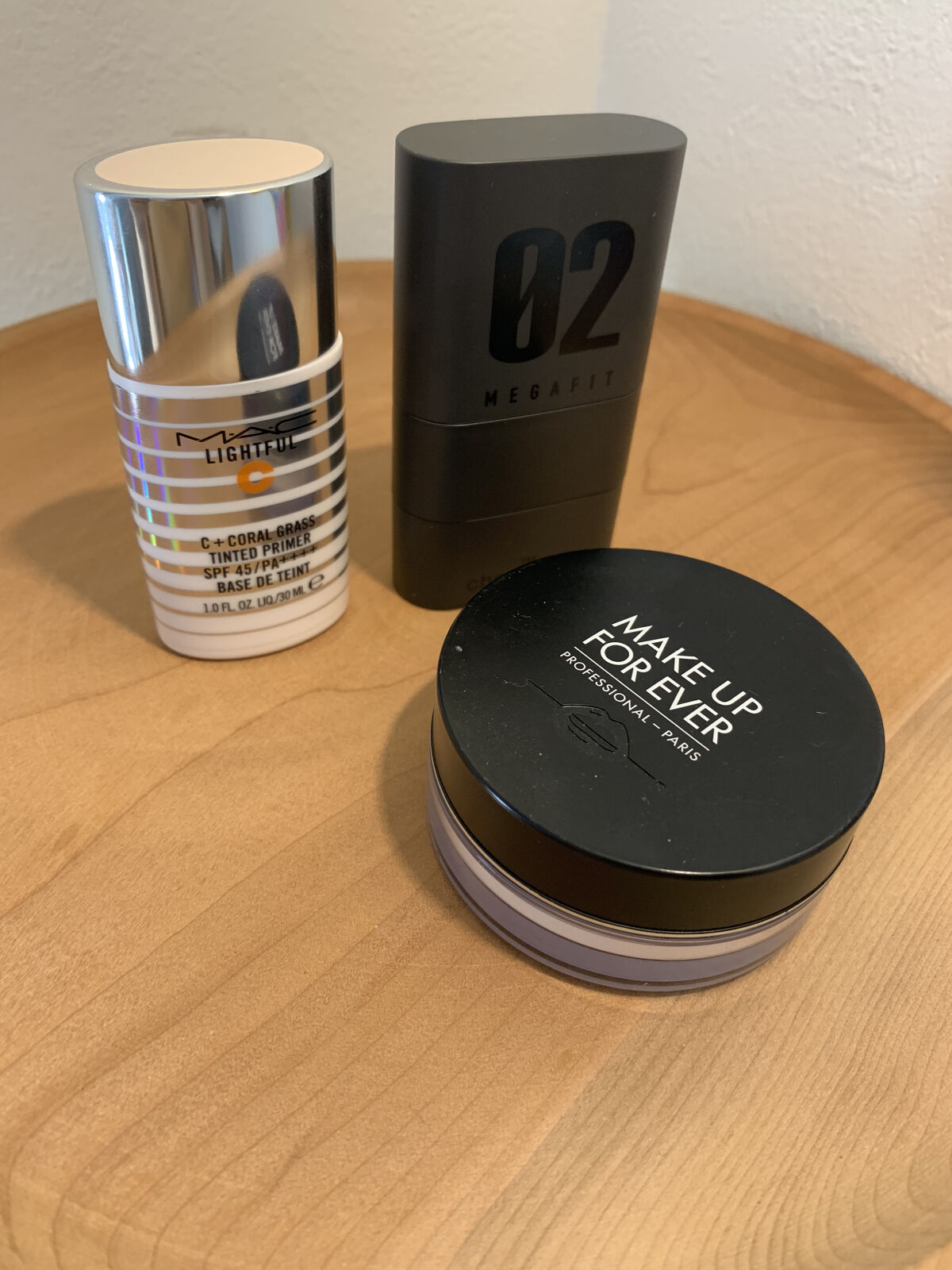 M・A・C ライトフル C+ ティンティッド プライマー SPF 45のクチコミ「2022/10/18
ベースとアイメイク使用品( ¨̮ )

M・A・C
ライトフル C+ テ.....」（2枚目）